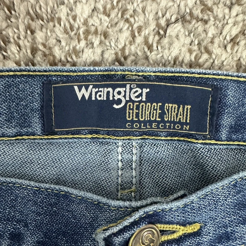 Wrangler 38x36 George Strait Cowboy Cut Jeans Blue Straight Leg 13MGSHD